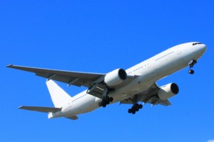 飛行機で機内へ持ち込みできる手荷物の数は一体いくつなの？