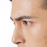 目をプチ整形したい男性にとってその手術のメリットやデメリットとは?