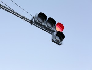 信号の色の並びはどうして順番に配置されているのでしょうか?