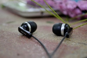 スマホのイヤホンが接触不良で音が出ないときどうしたら良い？