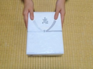 香典返しには何を送るのがマナー違反にならないのでしょう?