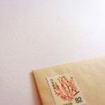 封筒の書き方なんですが御中と様どちらを使えばいいのでしょうか?