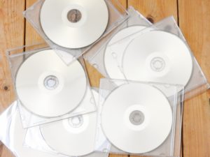 cdの捨て方がわからない、大量に溜まってこまるんですけど。。。