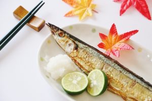 秋刀魚の塩焼きをする際の内臓の取り方はどうすればいいの?