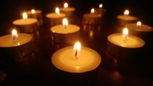 ろうそくのろうって何からできているのだろうか？