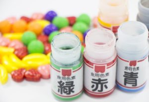 着色料って何から作られているの？食べても大丈夫なの？