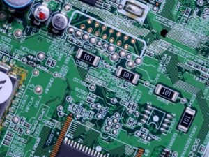 半導体とは簡単に言うとどういうものなの?どんな働きがあるの?